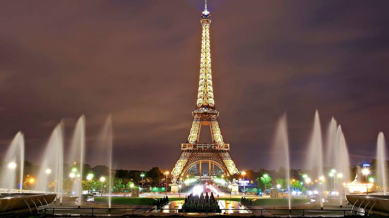 La Torre Eiffel, insignia de París